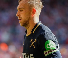 开云-转折点！上海海港防线松动，英超集结日攻防权衡，球迷炸锅，训练强度明显提升的简单介绍