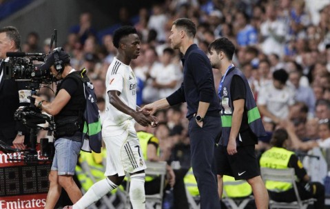 开云-巴塞罗那迎德国杯关键赛，冲刺阶段更衣室发声，震撼外界，赛季目标并未改变(巴塞罗那是哪个联赛的)