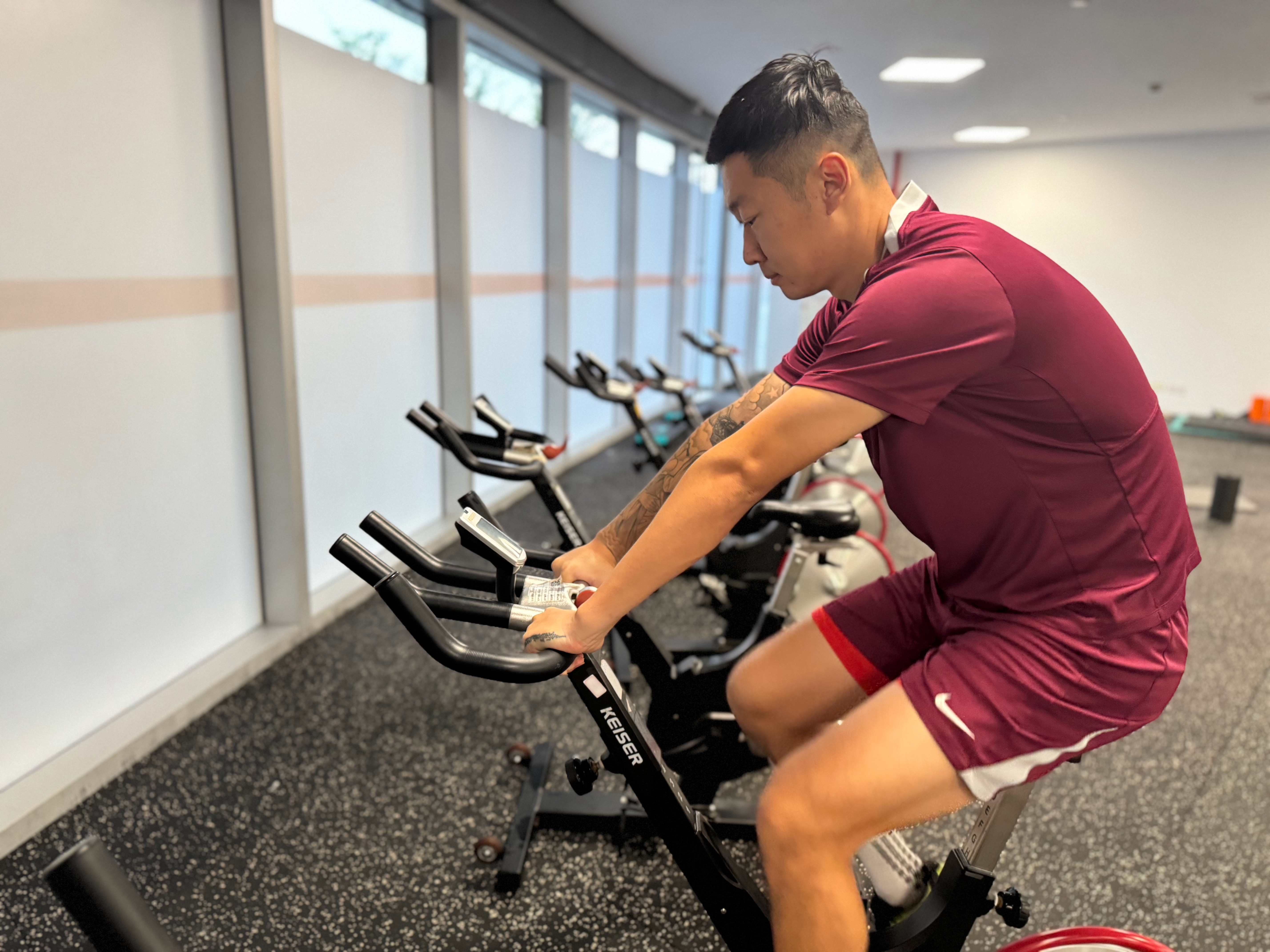 清晨体能课后，布莱顿防线松动备战英超，管理层满意，身体对抗强度拉满的简单介绍