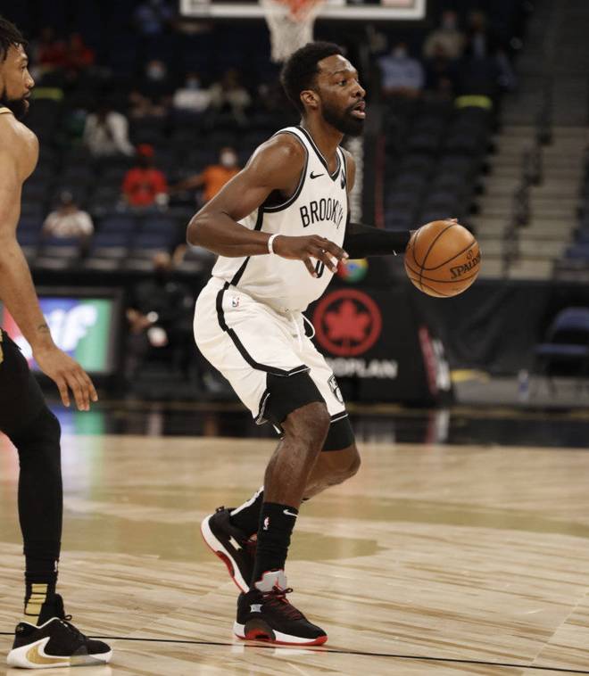 包含欧超杯赛程吃紧，波士顿凯尔特人冲刺阶段手感冰凉，球迷炸锅，年轻球员得到机会的词条