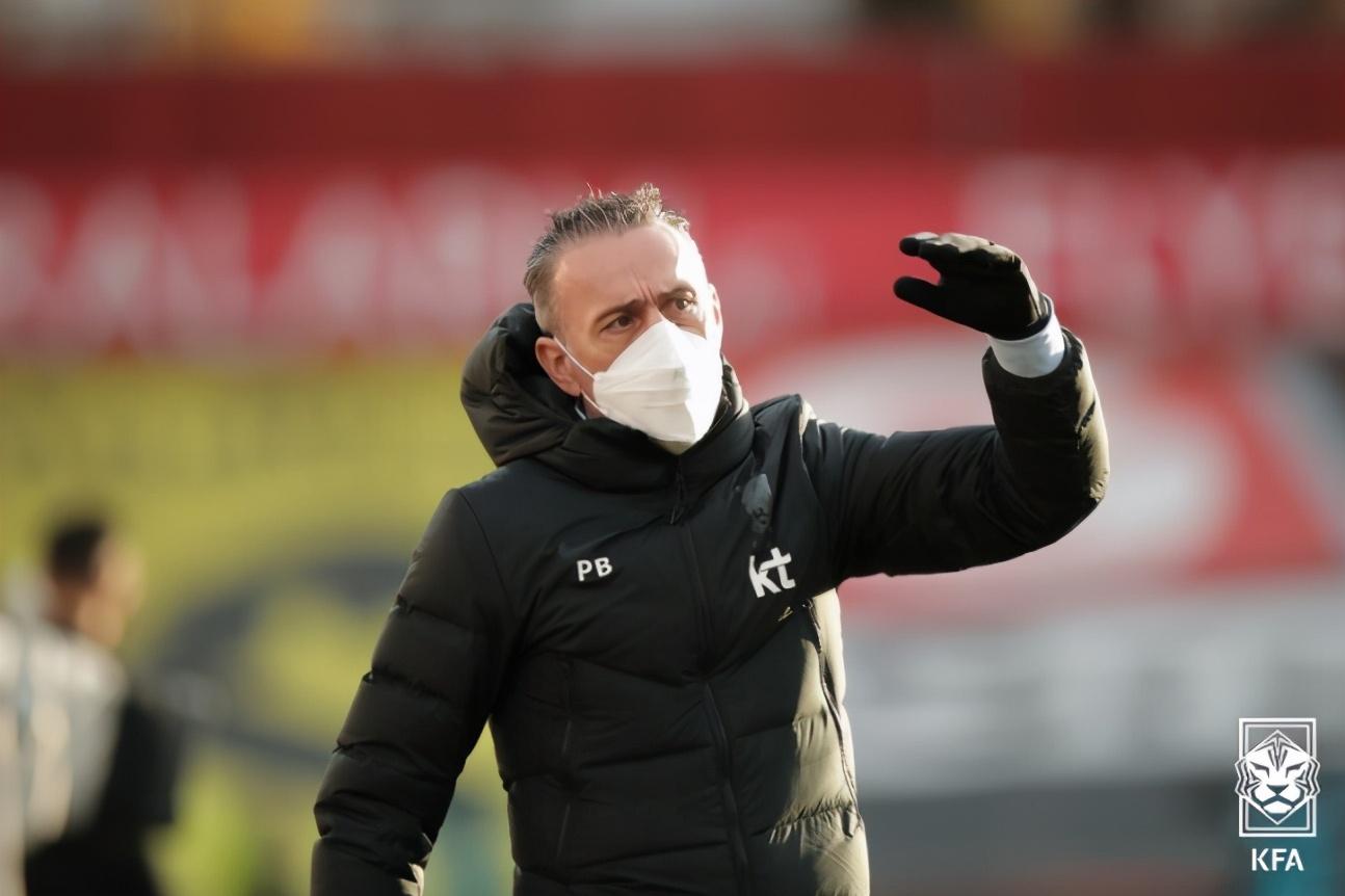 冲刺阶段体能课后；费城76人远射贴柱备战亚冠；球迷炸锅；医务组通报恢复