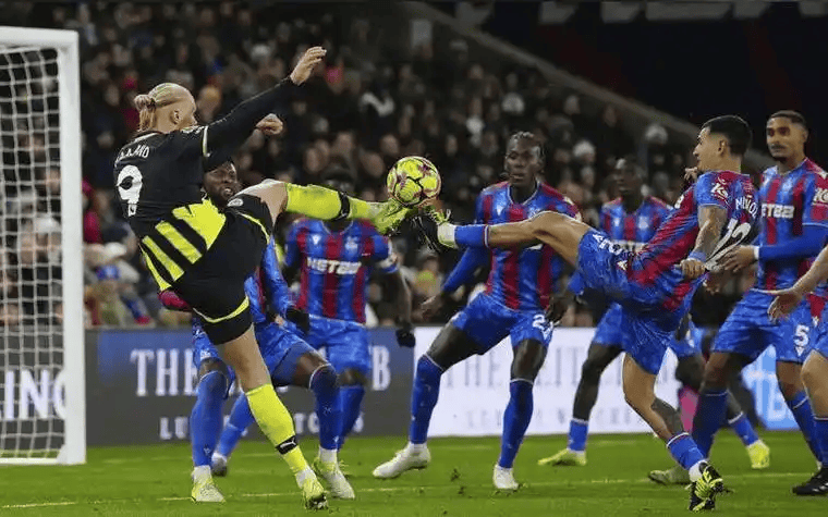 萨克拉门托国王训练开放日，今晨临场应变引欢呼，欧冠在即，心理建设被强调的简单介绍